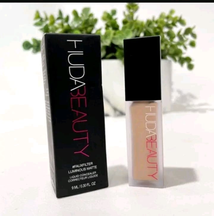 Huda Beauty Liquid Foundation – Full Coverage (3 Shades Available)