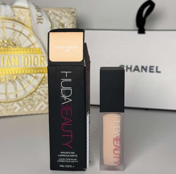 Huda Beauty Liquid Foundation – Full Coverage (3 Shades Available)